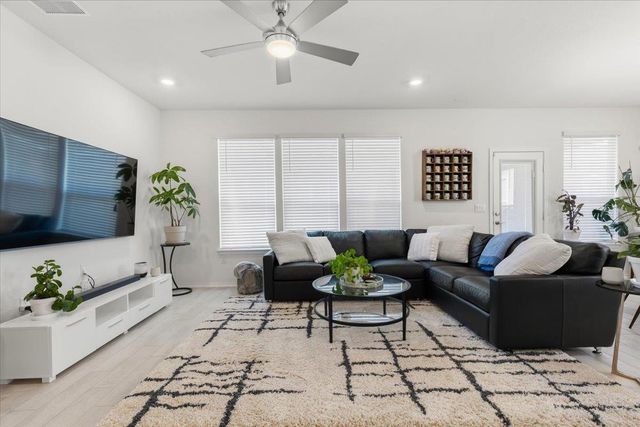 6909 Daniel Ranch DR, Austin, TX 78744