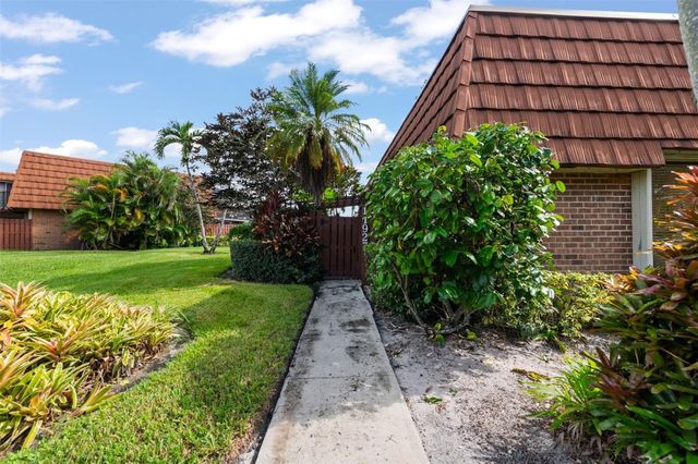 11927 SW 13th Court -, Davie, FL 33325