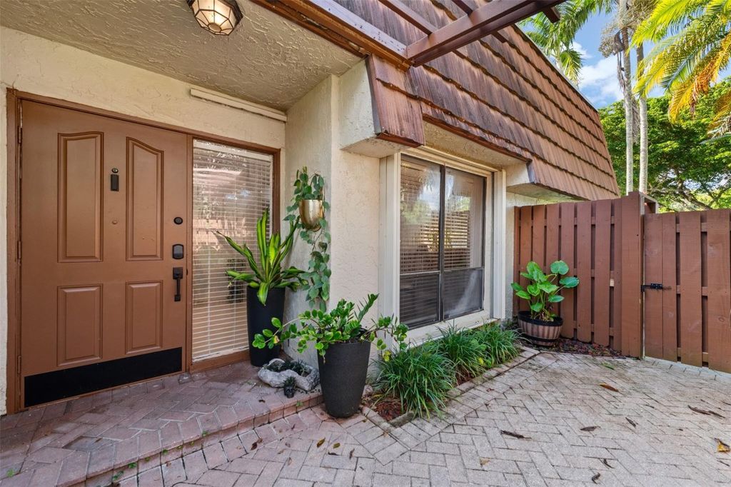 11927 SW 13th Court -, Davie, FL 33325