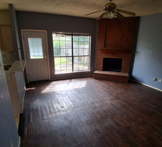 2215 Stillwater Drive, Mesquite, TX 75181