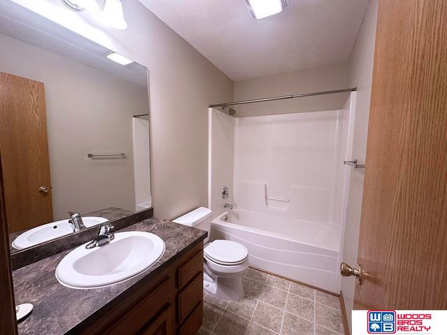 6455 Whitewater Lane, Lincoln, NE 68521