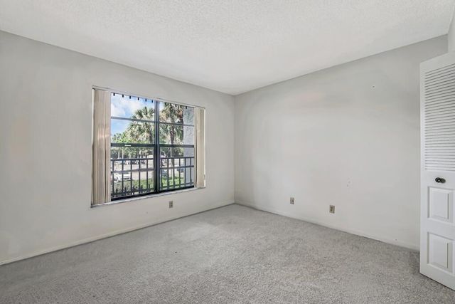 4640 Lucerne Lakes Boulevard 206, Lake Worth, FL 33467