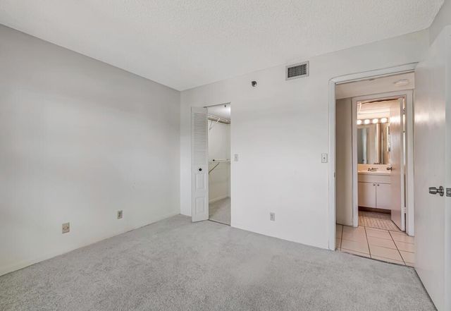 4640 Lucerne Lakes Boulevard 206, Lake Worth, FL 33467