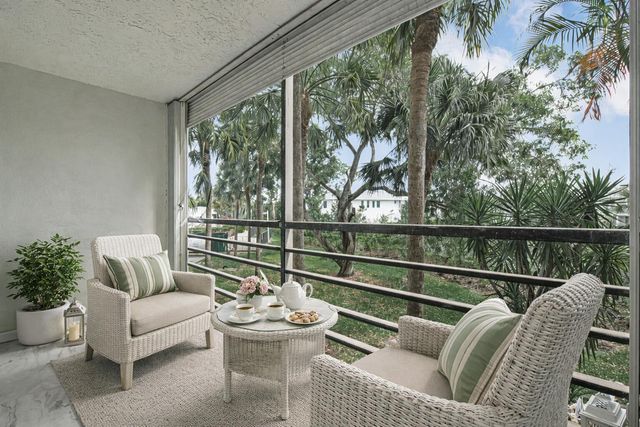4640 Lucerne Lakes Boulevard 206, Lake Worth, FL 33467