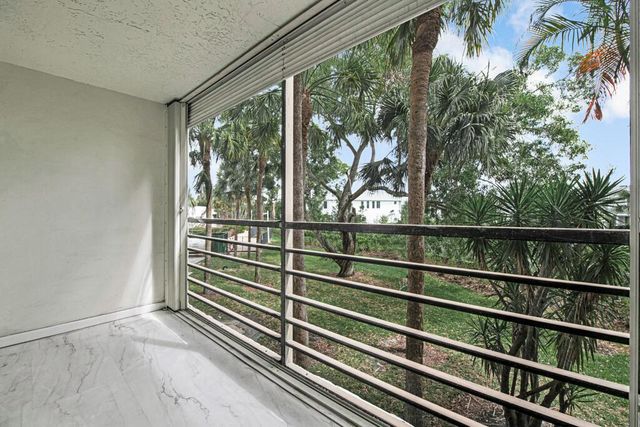 4640 Lucerne Lakes Boulevard 206, Lake Worth, FL 33467