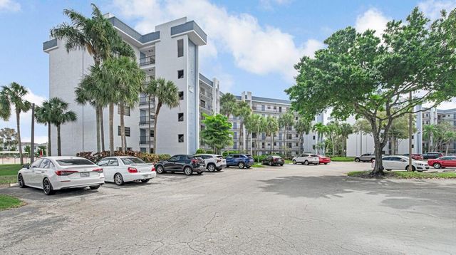 4640 Lucerne Lakes Boulevard 206, Lake Worth, FL 33467