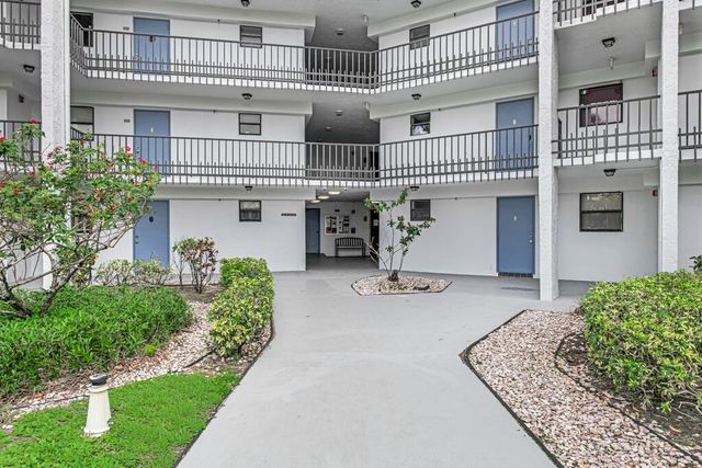 4640 Lucerne Lakes Boulevard 206, Lake Worth, FL 33467