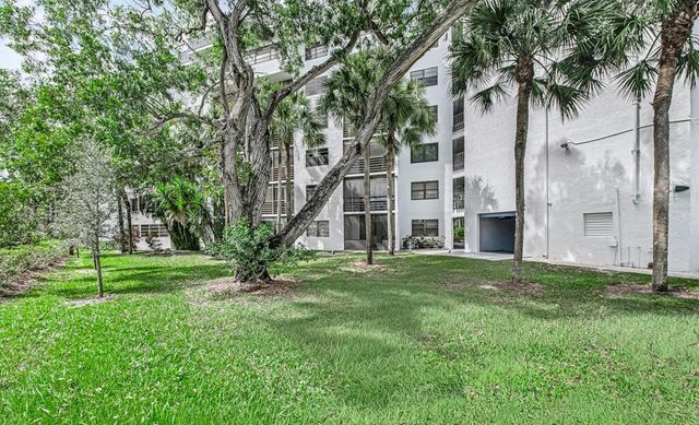 4640 Lucerne Lakes Boulevard 206, Lake Worth, FL 33467