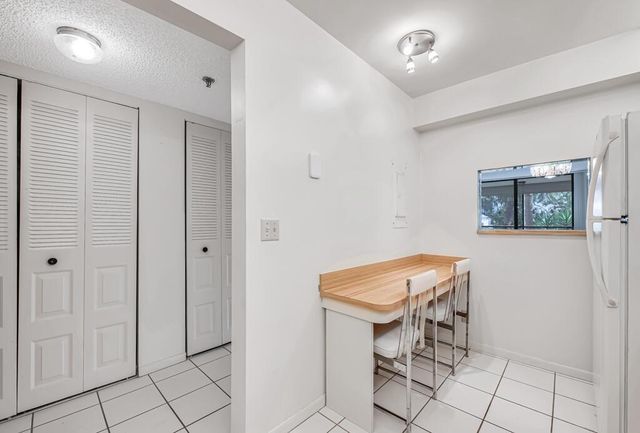 4640 Lucerne Lakes Boulevard 206, Lake Worth, FL 33467