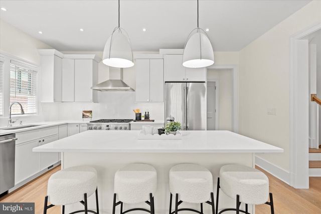 26 W CHAPMAN ST, Alexandria, VA 22301
