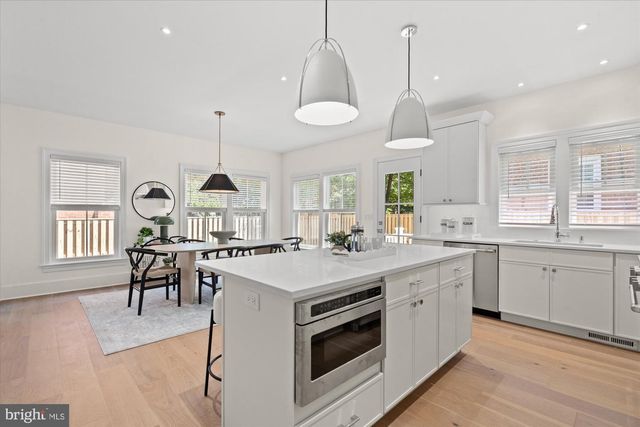 26 W CHAPMAN ST, Alexandria, VA 22301