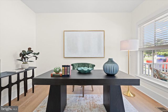 26 W CHAPMAN ST, Alexandria, VA 22301
