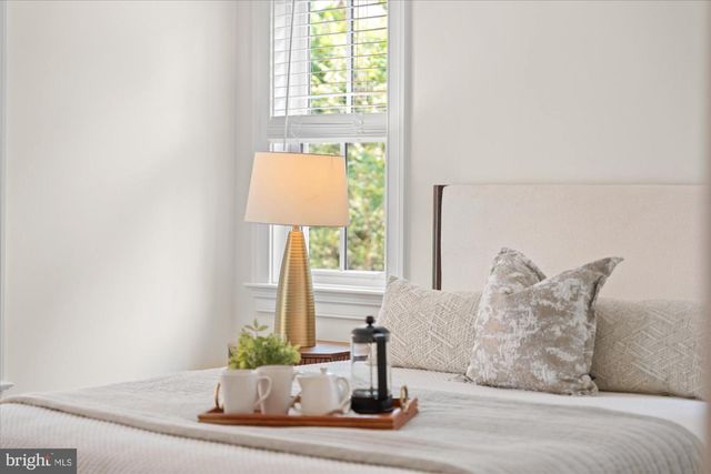 26 W CHAPMAN ST, Alexandria, VA 22301
