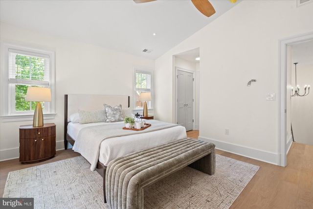 26 W CHAPMAN ST, Alexandria, VA 22301