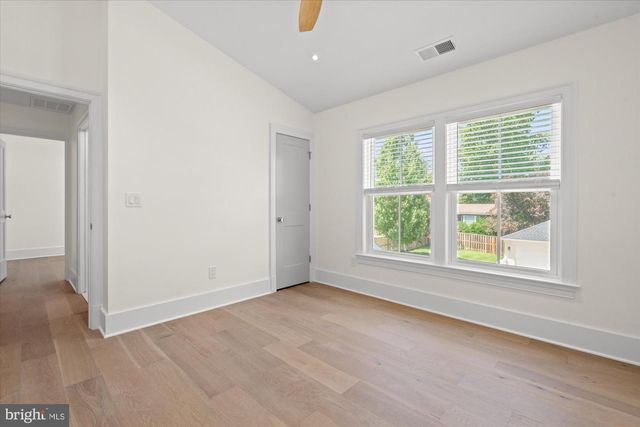 26 W CHAPMAN ST, Alexandria, VA 22301