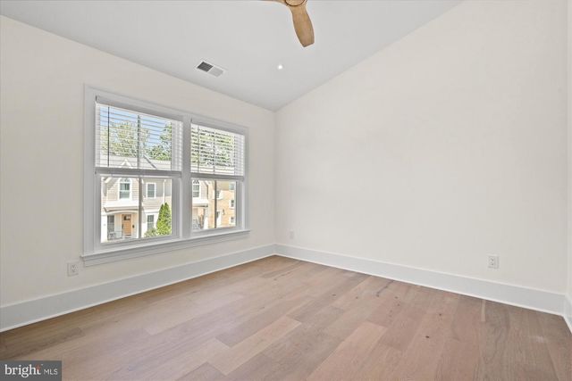 26 W CHAPMAN ST, Alexandria, VA 22301