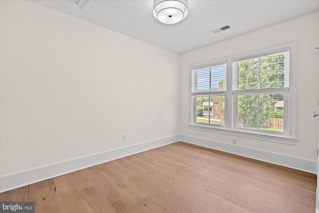 26 W CHAPMAN ST, Alexandria, VA 22301