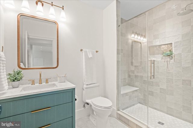 26 W CHAPMAN ST, Alexandria, VA 22301