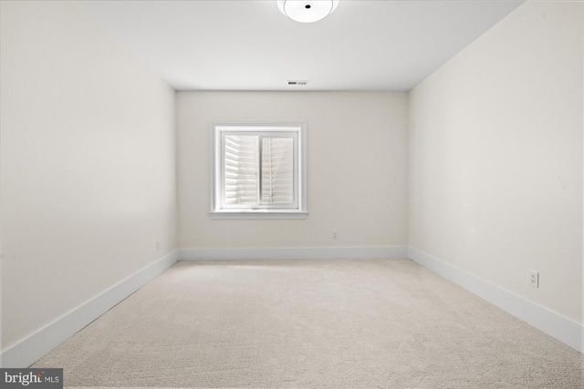 26 W CHAPMAN ST, Alexandria, VA 22301