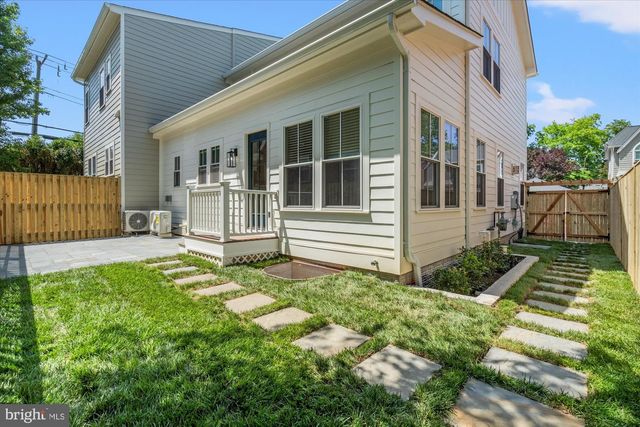 26 W CHAPMAN ST, Alexandria, VA 22301