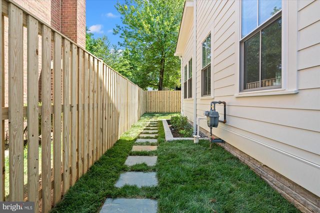 26 W CHAPMAN ST, Alexandria, VA 22301