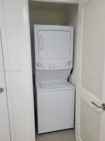 1100 S Miami Avenue 2001, Miami, FL 33130