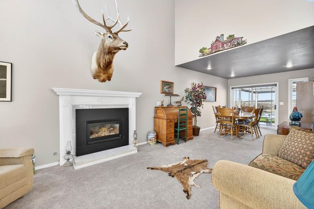 39 Paradise Dr, Burbank, WA 99323