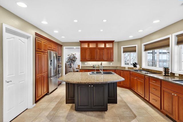 39 Paradise Dr, Burbank, WA 99323