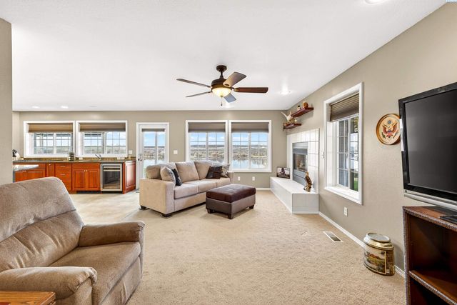 39 Paradise Dr, Burbank, WA 99323