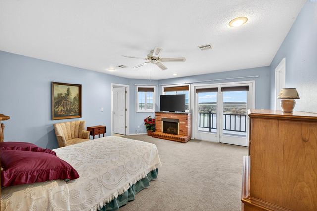 39 Paradise Dr, Burbank, WA 99323