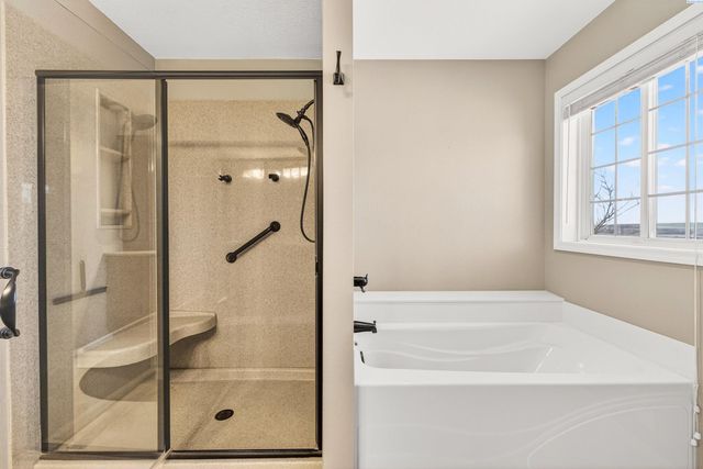 39 Paradise Dr, Burbank, WA 99323