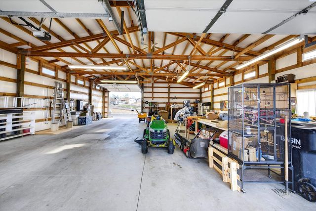 39 Paradise Dr, Burbank, WA 99323