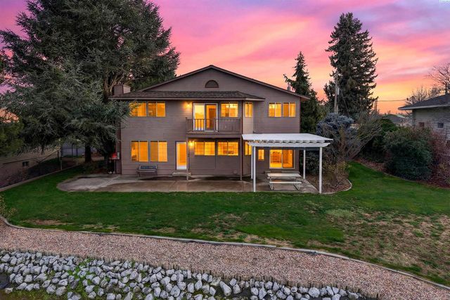 39 Paradise Dr, Burbank, WA 99323