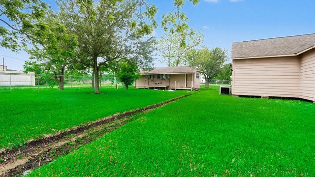 5615 John Martin Road, Baytown, TX 77521