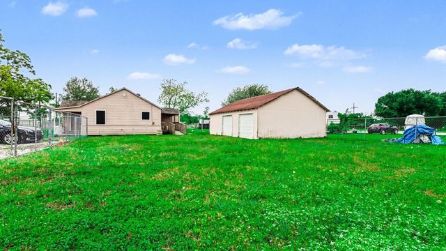 5615 John Martin Road, Baytown, TX 77521