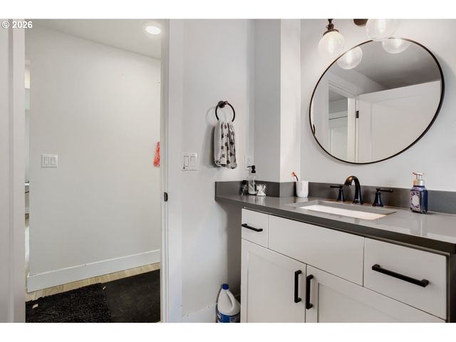 102 Se 3RD St, Battle Ground, WA 98604