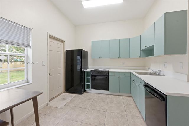 1620 NE 160th St 1620, North Miami Beach, FL 33162