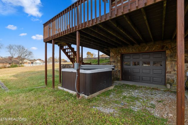 2947 Sims Rd, Kodak, TN 37764