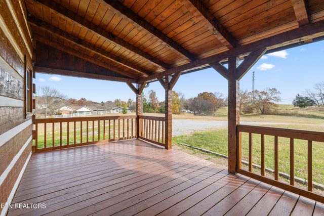 2947 Sims Rd, Kodak, TN 37764