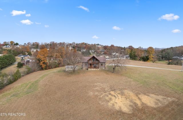 2947 Sims Rd, Kodak, TN 37764