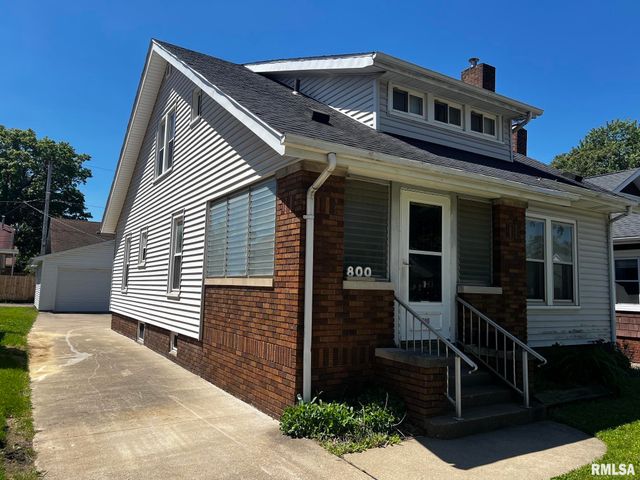 800 W MEADOWS Place, Peoria, IL 61604