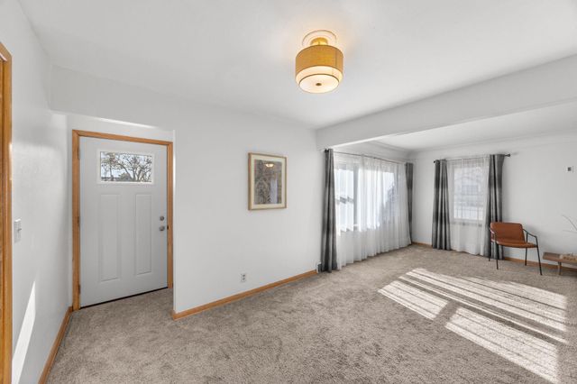 5900 Maple Street, Rockford, MN 55373