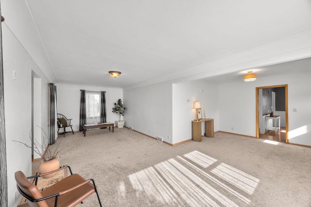 5900 Maple Street, Rockford, MN 55373