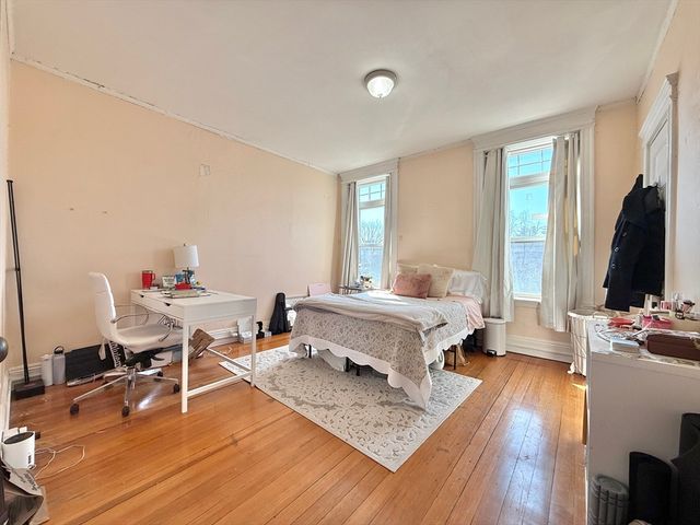 1908 Beacon St 3, Brookline, MA 02445