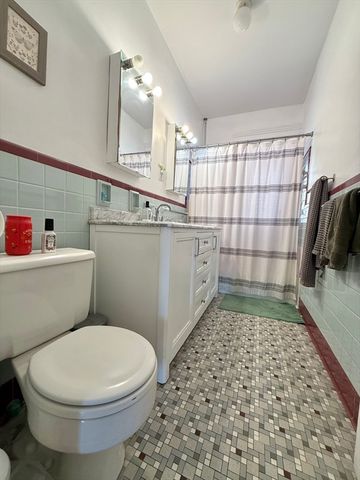 1908 Beacon St 3, Brookline, MA 02445