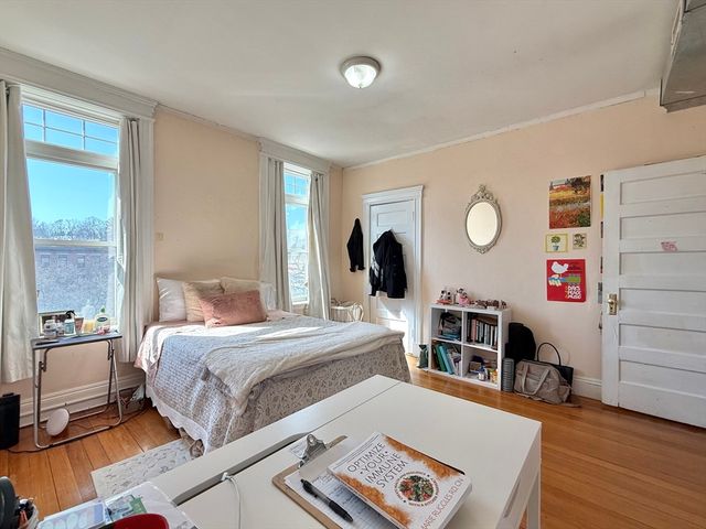 1908 Beacon St 3, Brookline, MA 02445