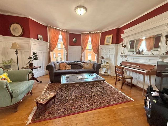 1908 Beacon St 3, Brookline, MA 02445