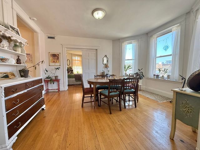 1908 Beacon St 3, Brookline, MA 02445