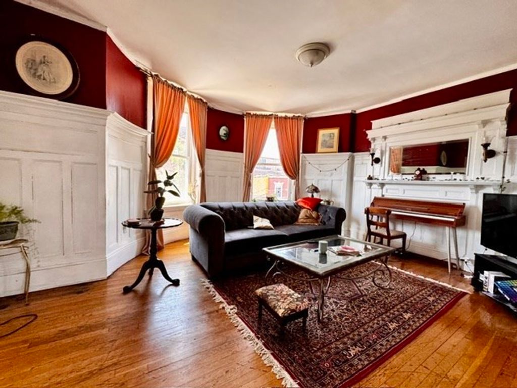 1908 Beacon St 3, Brookline, MA 02445