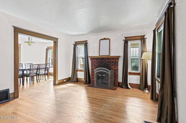 519 Kenwood Avenue, Bethlehem, NY 12054